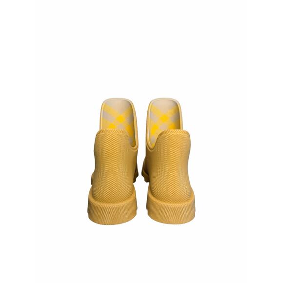 Burberry NIB Pebbled Rubber Marsh Boots in Yellow Size 40 main image 8